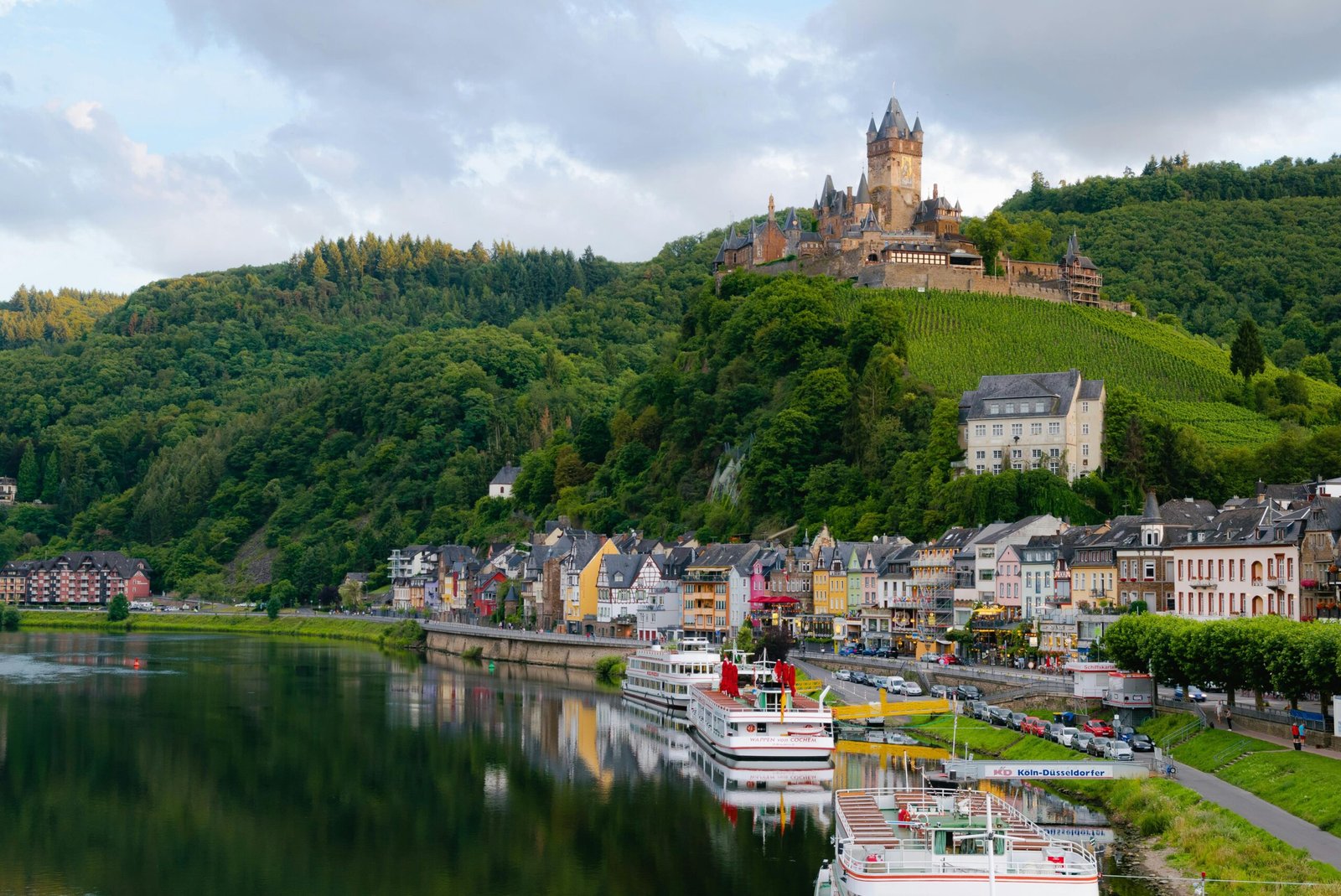 2.1. destination_landing_EU_slider1_website_pexels