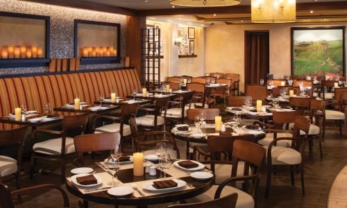 Ocean Cruise 27 SereniVoy Travel - Ocean cruise Giovanni's table