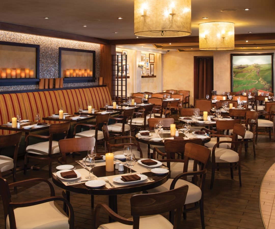 Ocean Cruise 47 SereniVoy Travel - Ocean cruise Giovanni's table