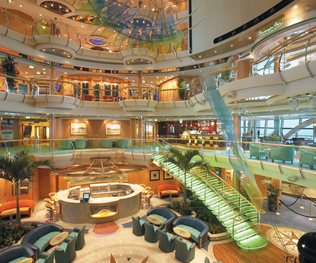 Ocean Cruise 45 SereniVoy Travel - Ocean cruise Centrum hall