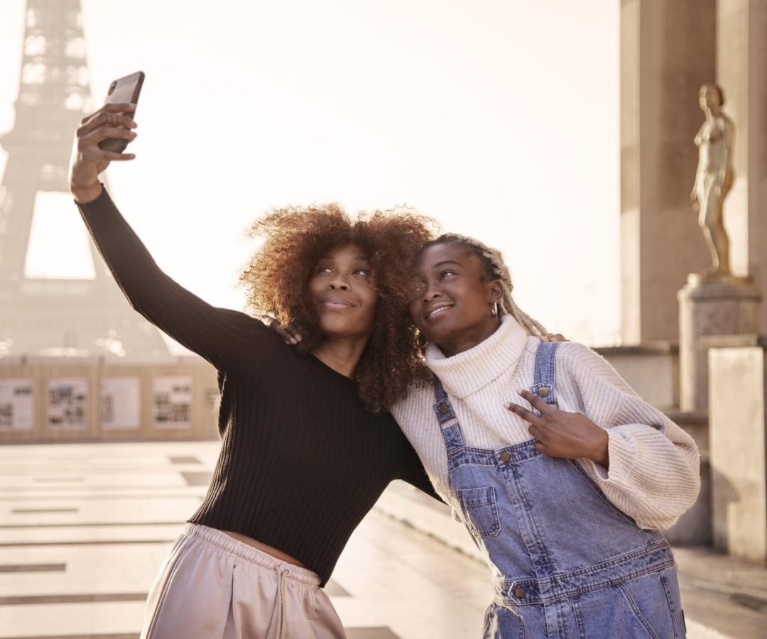 beautiful-women-friends-spending-time-together